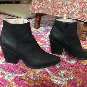 Soul: Booties, black, size 8, VERY good condition
